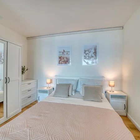 - Haus E, App 0e1101 * Хайлигенхафен